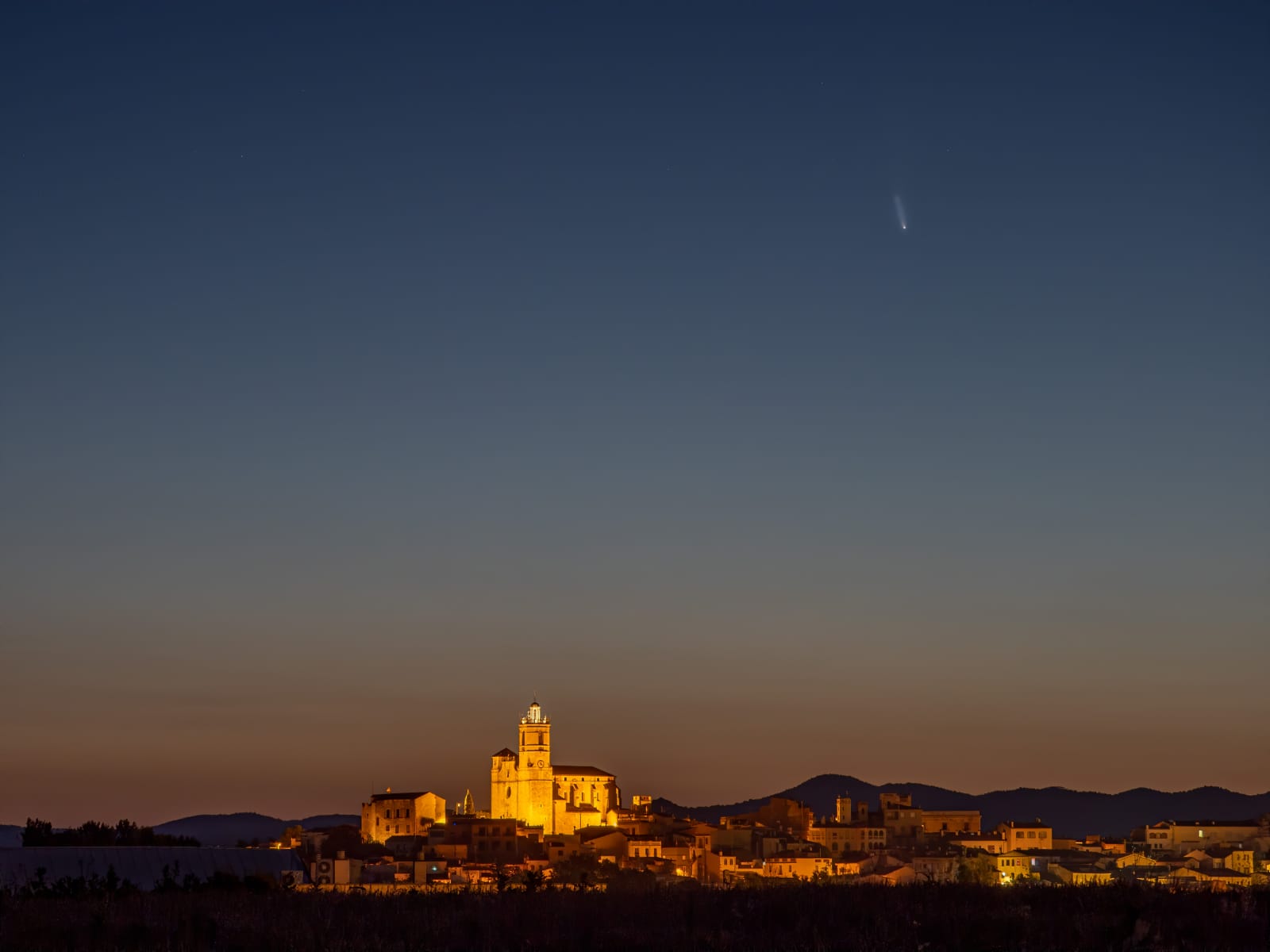Neowise sobre Llagostera, Lluís Amat